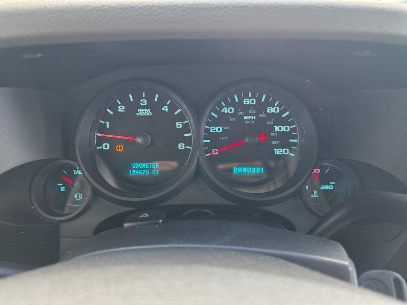 Chevrolet Silverado 1500 Vehicle Full-screen Gallery Image 24