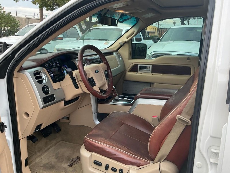 Ford F-150 Vehicle Full-screen Gallery Image 06