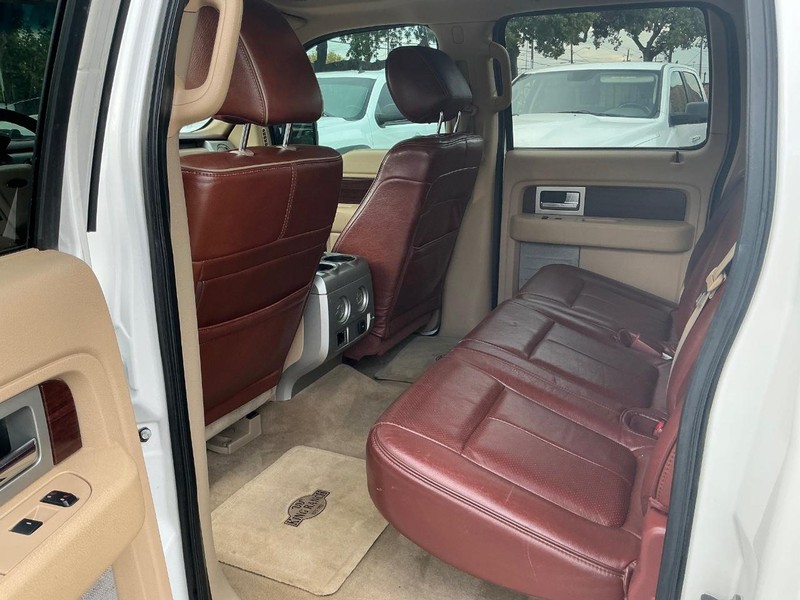 Ford F-150 Vehicle Full-screen Gallery Image 08