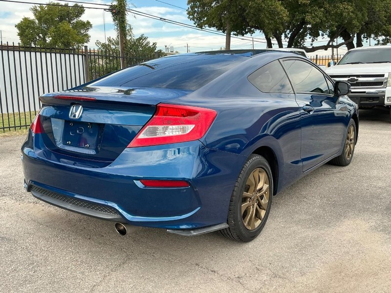 Honda Civic Coupe Vehicle Full-screen Gallery Image 03