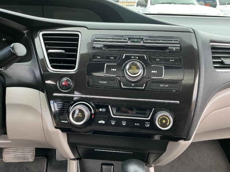 Honda Civic Coupe Vehicle Full-screen Gallery Image 13