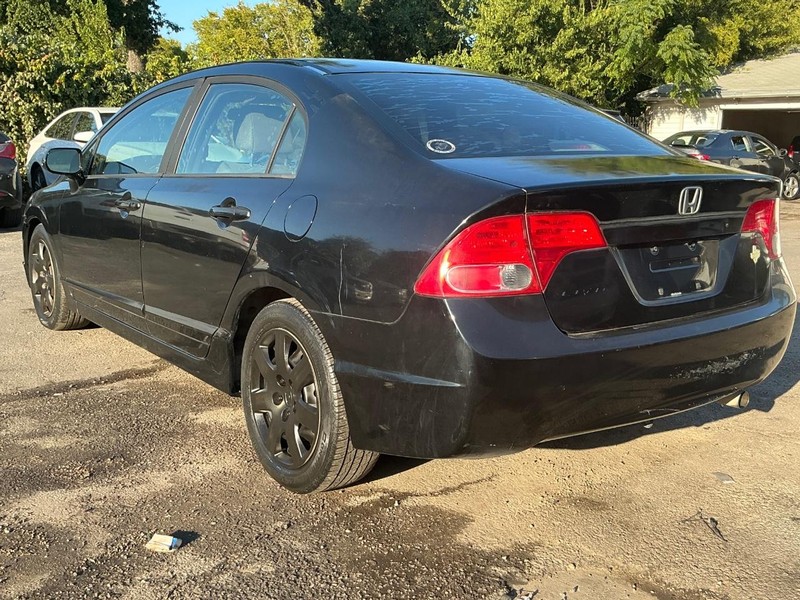 Honda Civic Sedan Vehicle Full-screen Gallery Image 02