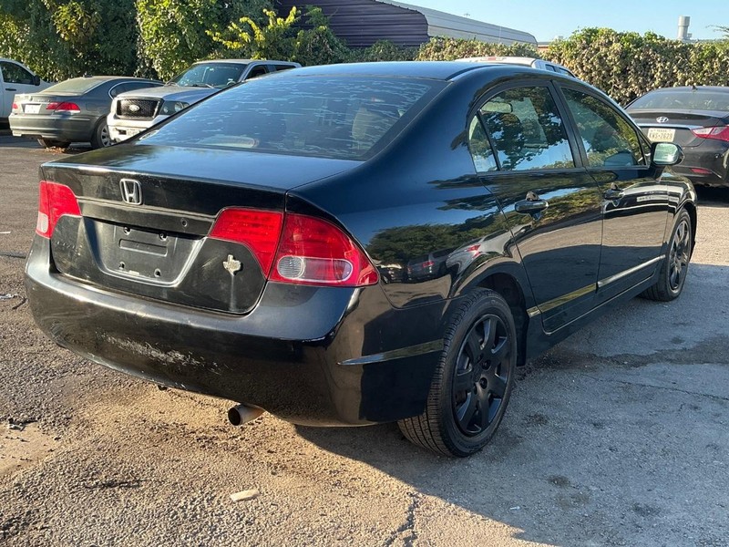 Honda Civic Sedan Vehicle Full-screen Gallery Image 03
