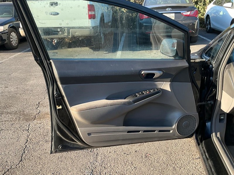Honda Civic Sedan Vehicle Full-screen Gallery Image 06
