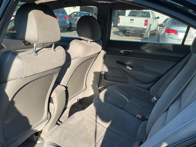 Honda Civic Sedan Vehicle Full-screen Gallery Image 11