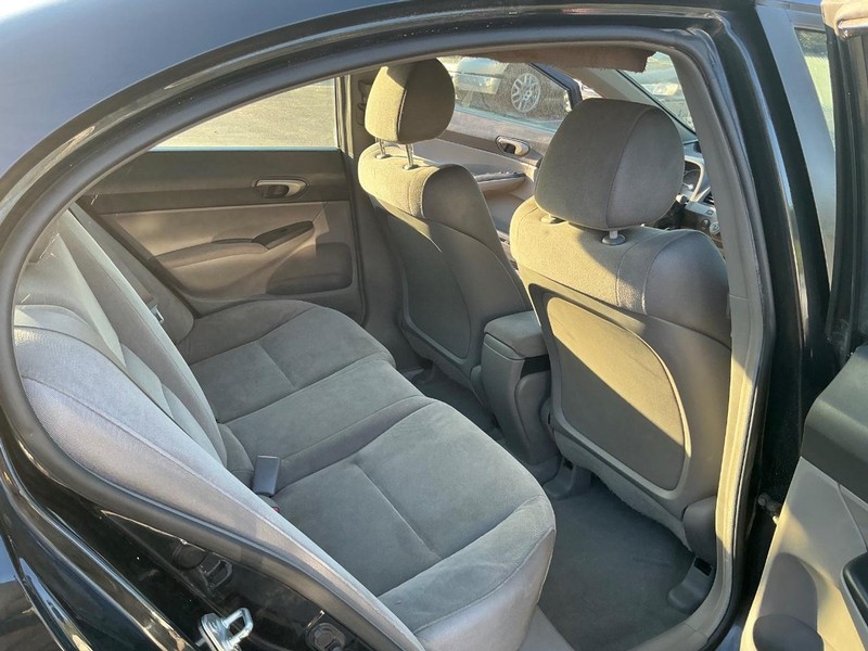 Honda Civic Sedan Vehicle Full-screen Gallery Image 16