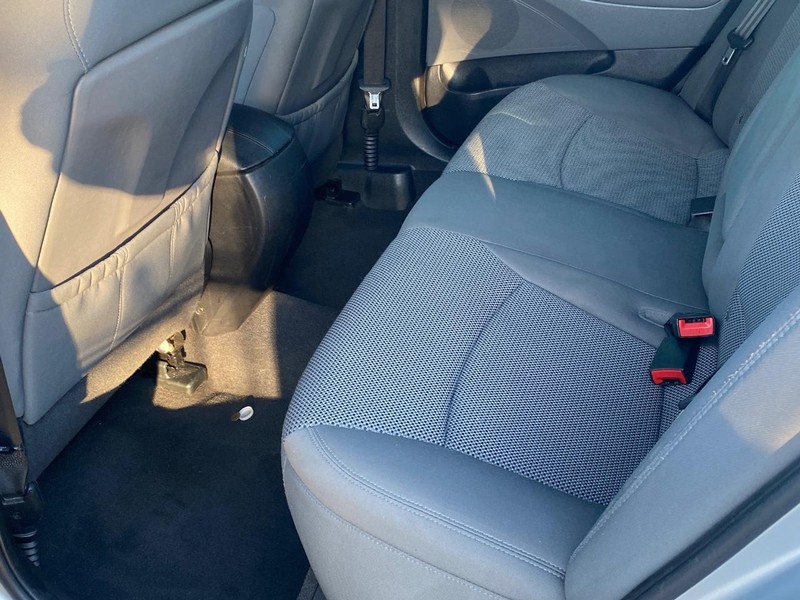 Hyundai Sonata Vehicle Full-screen Gallery Image 11