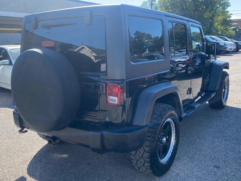 Jeep Wrangler Unlimited Vehicle Full-screen Gallery Image 03