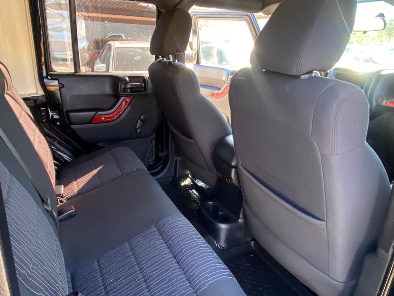 Jeep Wrangler Unlimited Vehicle Full-screen Gallery Image 17