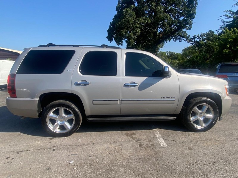 Chevrolet Tahoe Vehicle Full-screen Gallery Image 07