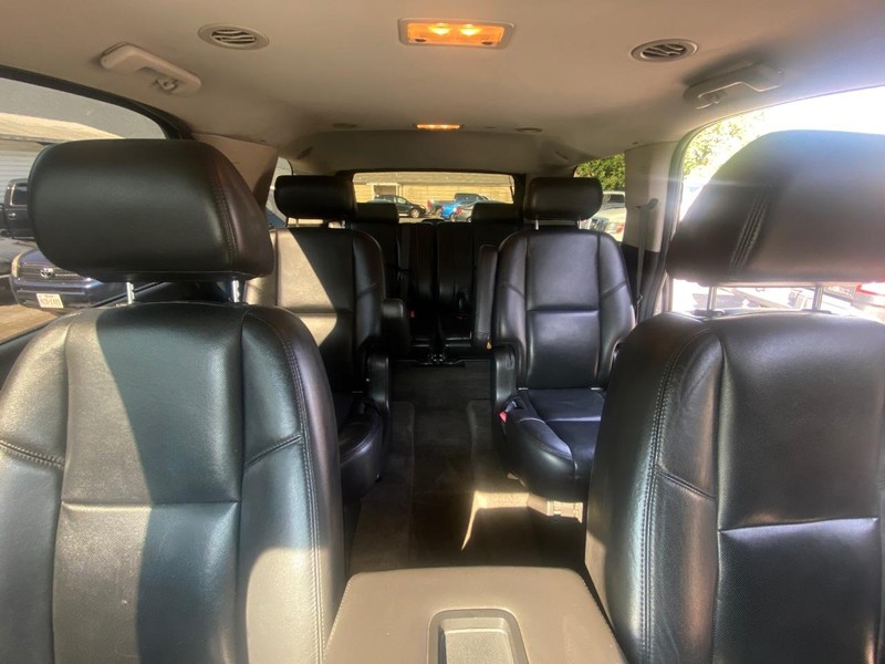 Chevrolet Tahoe Vehicle Full-screen Gallery Image 14