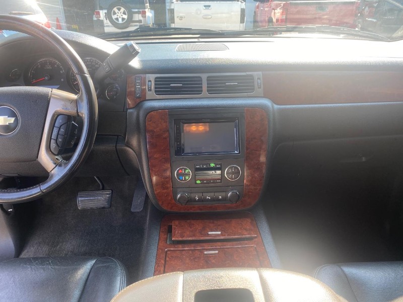 Chevrolet Tahoe Vehicle Full-screen Gallery Image 16