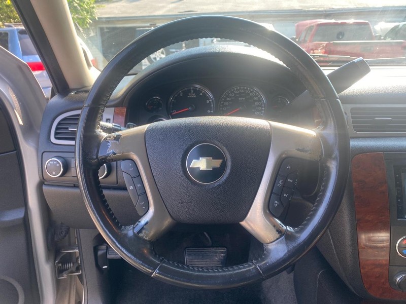 Chevrolet Tahoe Vehicle Full-screen Gallery Image 17