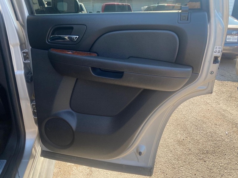 Chevrolet Tahoe Vehicle Full-screen Gallery Image 19