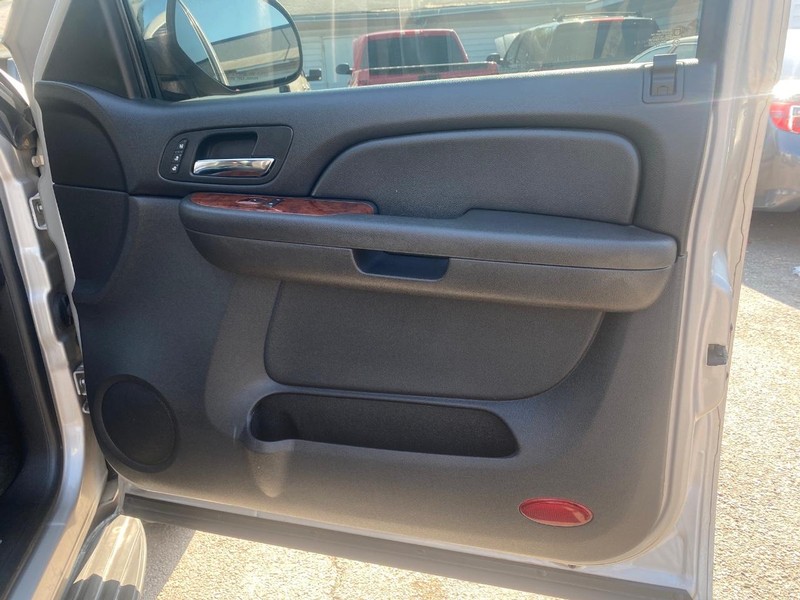 Chevrolet Tahoe Vehicle Full-screen Gallery Image 21