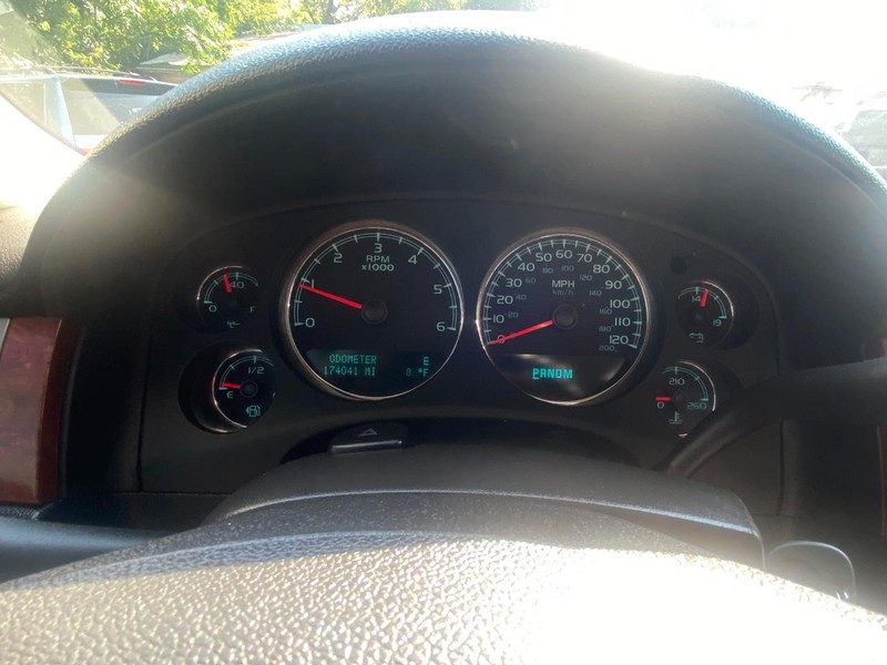 Chevrolet Tahoe Vehicle Full-screen Gallery Image 25