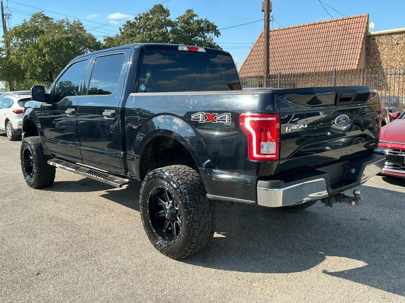 Ford F-150 Vehicle Full-screen Gallery Image 02