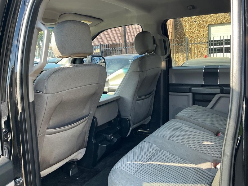 Ford F-150 Vehicle Full-screen Gallery Image 09