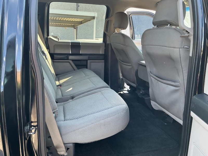 Ford F-150 Vehicle Full-screen Gallery Image 18