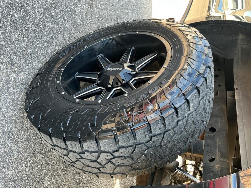 Ford F-150 Vehicle Full-screen Gallery Image 22