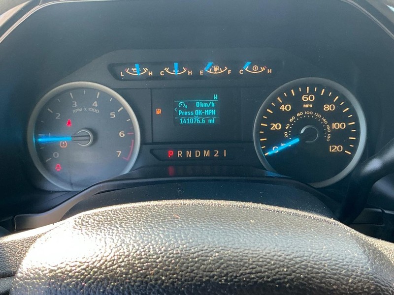 Ford F-150 Vehicle Full-screen Gallery Image 30
