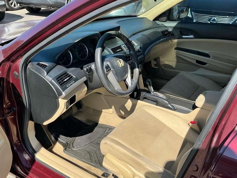 Honda Accord Sedan Vehicle Full-screen Gallery Image 07