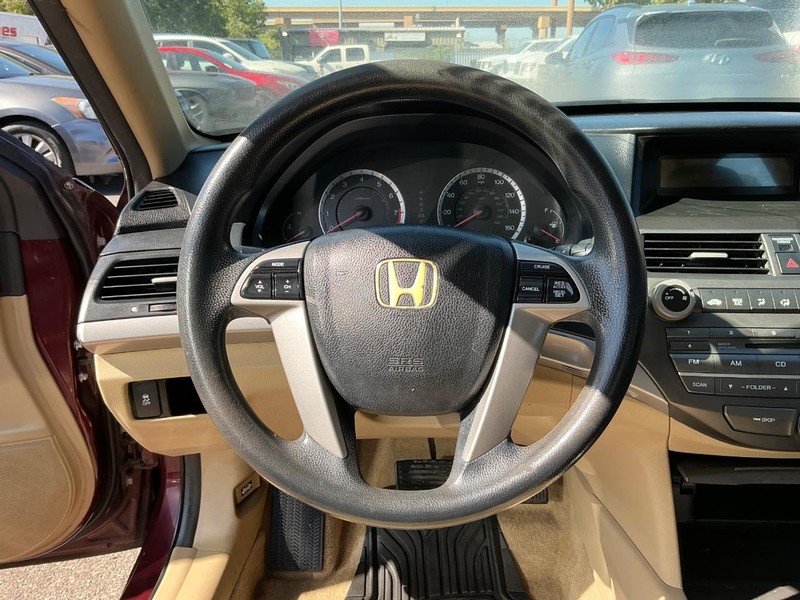 Honda Accord Sedan Vehicle Full-screen Gallery Image 14