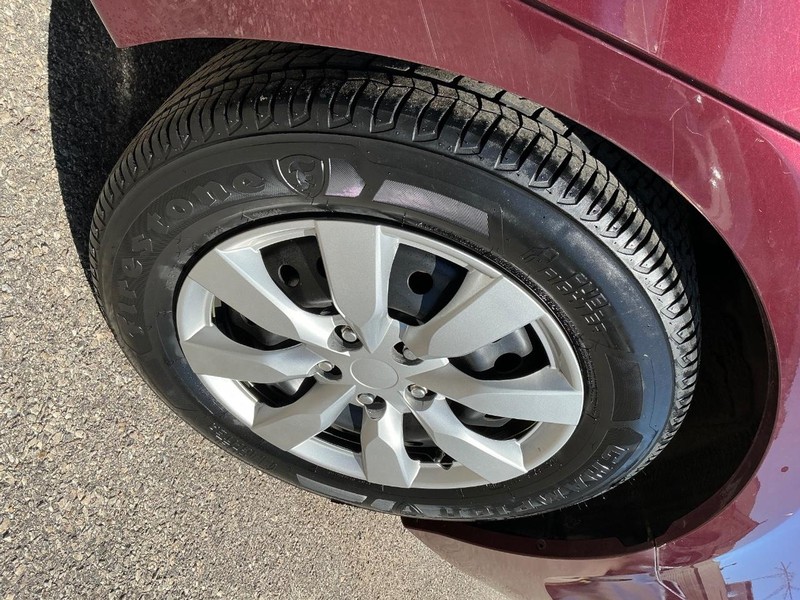 Honda Accord Sedan Vehicle Full-screen Gallery Image 22