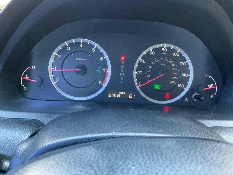 Honda Accord Sedan Vehicle Full-screen Gallery Image 25