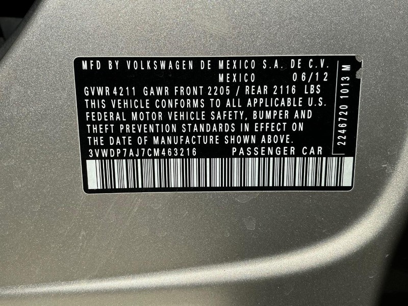 Volkswagen Jetta Sedan Vehicle Full-screen Gallery Image 24
