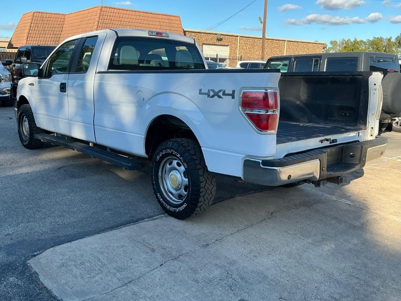 Ford F-150 Vehicle Full-screen Gallery Image 02