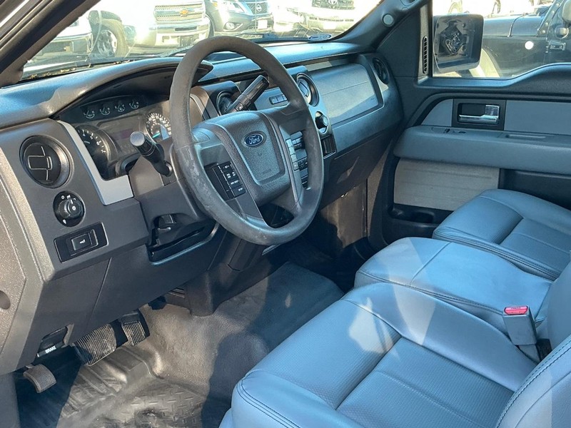 Ford F-150 Vehicle Full-screen Gallery Image 07