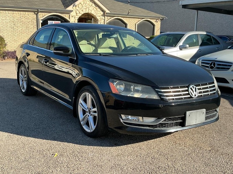 Volkswagen Passat Vehicle Full-screen Gallery Image 04