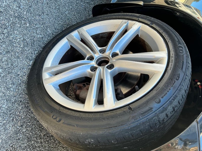 Volkswagen Passat Vehicle Full-screen Gallery Image 22