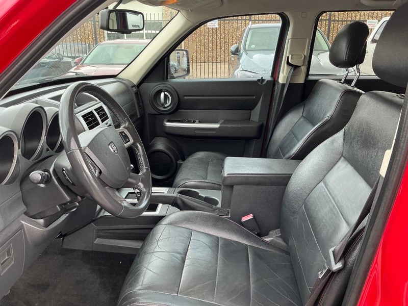 Dodge Nitro Vehicle Full-screen Gallery Image 08