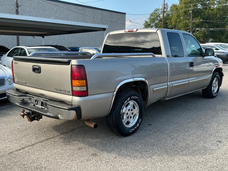 Chevrolet Silverado 1500 Vehicle Full-screen Gallery Image 03