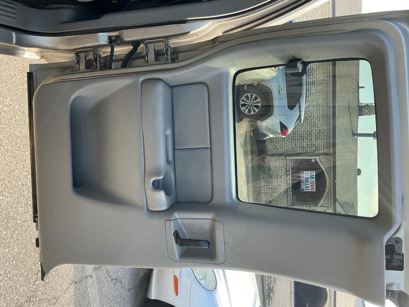 Chevrolet Silverado 1500 Vehicle Full-screen Gallery Image 09