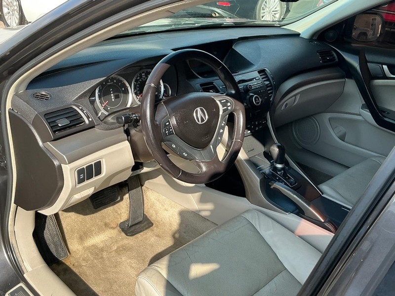 Acura TSX Vehicle Full-screen Gallery Image 07