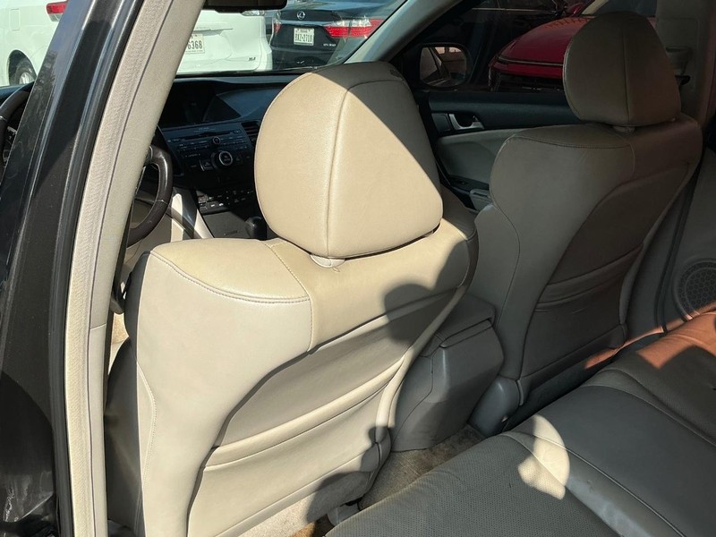 Acura TSX Vehicle Full-screen Gallery Image 09