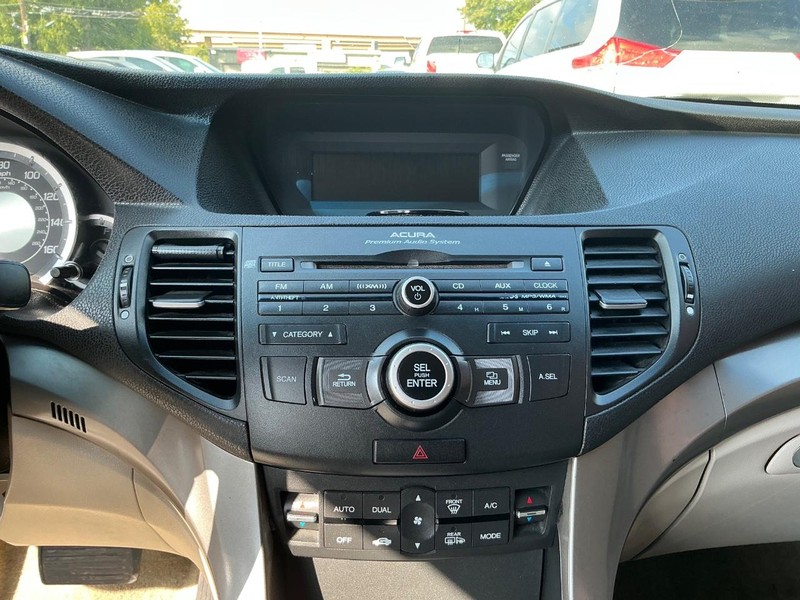 Acura TSX Vehicle Full-screen Gallery Image 13