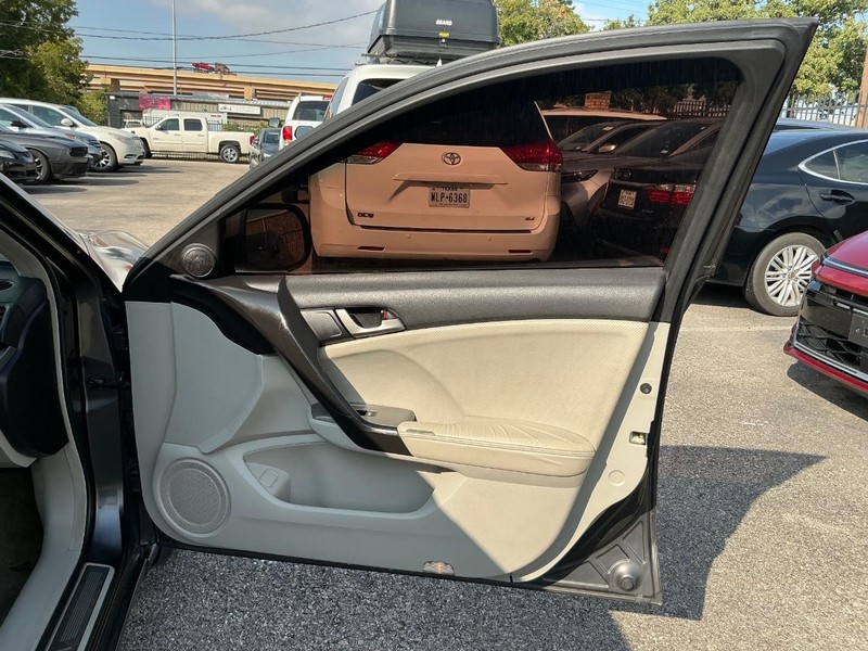 Acura TSX Vehicle Full-screen Gallery Image 16