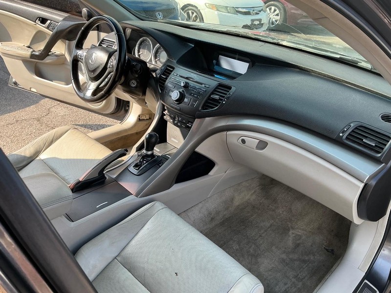 Acura TSX Vehicle Full-screen Gallery Image 17