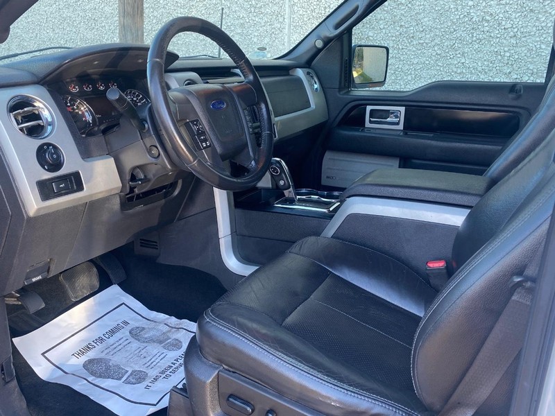 Ford F-150 Vehicle Full-screen Gallery Image 06