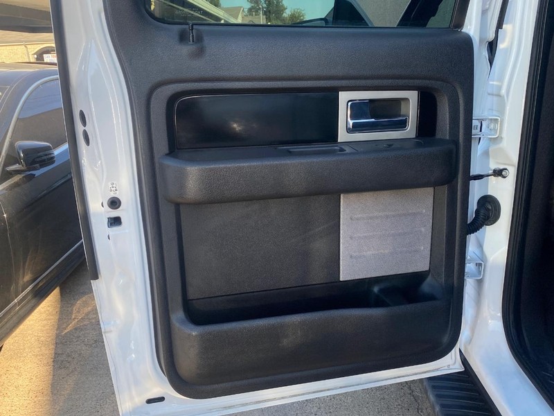 Ford F-150 Vehicle Full-screen Gallery Image 08