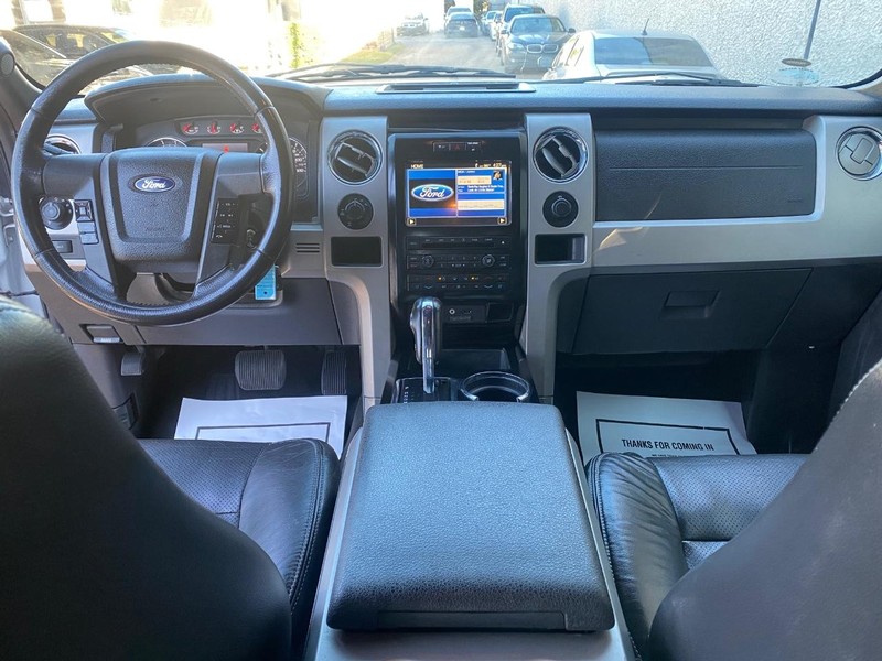 Ford F-150 Vehicle Full-screen Gallery Image 11