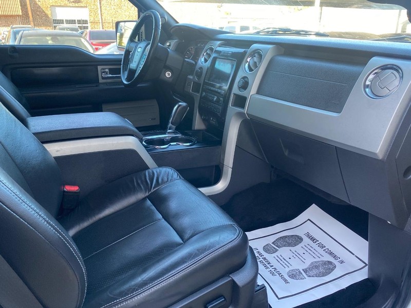 Ford F-150 Vehicle Full-screen Gallery Image 17