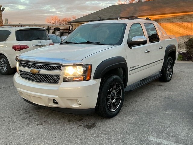 Chevrolet Avalanche LTZ - Dallas TX