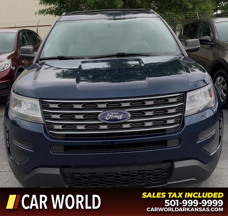 Ford Explorer Vehicle Full-screen Gallery Image 3