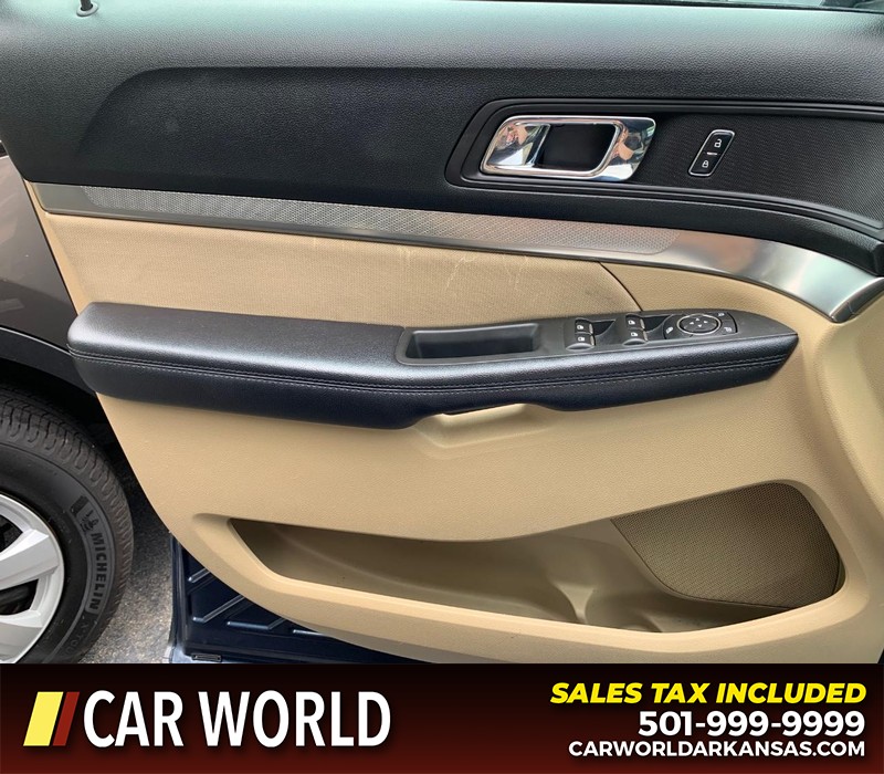 Ford Explorer Vehicle Full-screen Gallery Image 6
