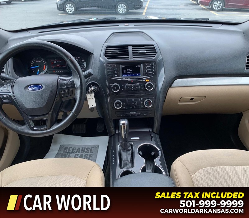 Ford Explorer Vehicle Full-screen Gallery Image 12
